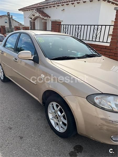 Beige Usado 2008 Chevrolet Lacetti SX Berlina | 3600 € (Precio justo) - Imagen 1/3