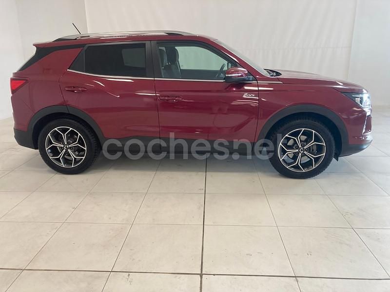 Usado Ssangyong (KGM) Korando 149 CV (109 kW) 2021 Rojo SUV