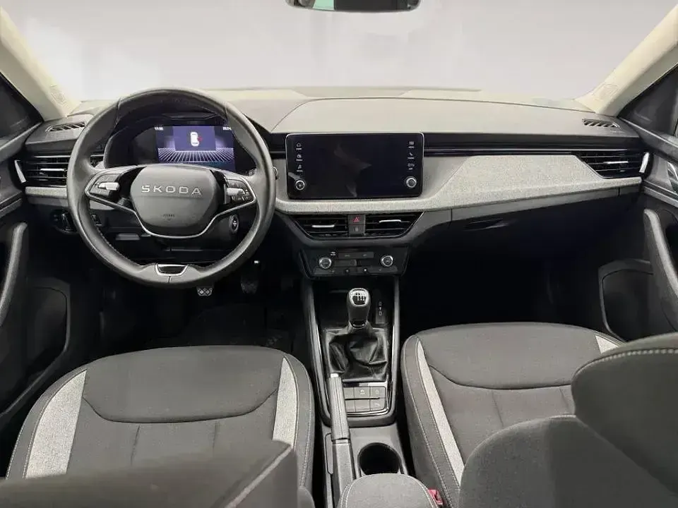 Usado Skoda Kamiq Selection 116 CV (85 kW) 2025 Gris SUV