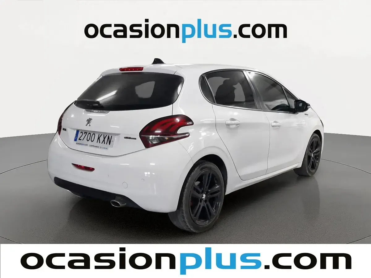 Usado Peugeot 208 GT-line 110 CV (80 kW) 2019 Blanco Utilitario
