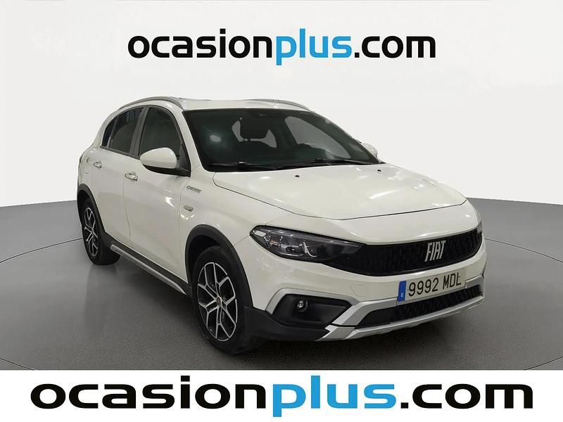 Usado Fiat Tipo Cross 130 CV (95 kW) 2023 Blanco Berlina