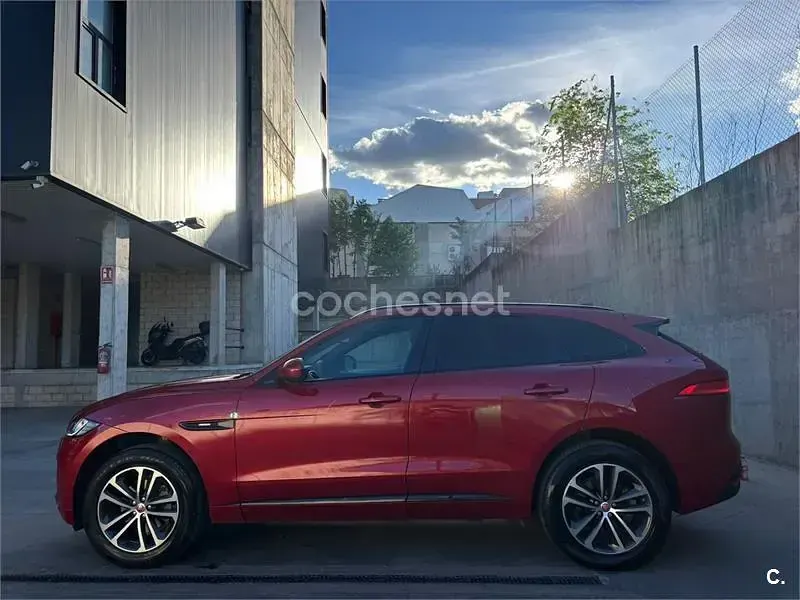 Usado Jaguar F-Pace R-Sport 180 CV (132 kW) 2017 Granate SUV