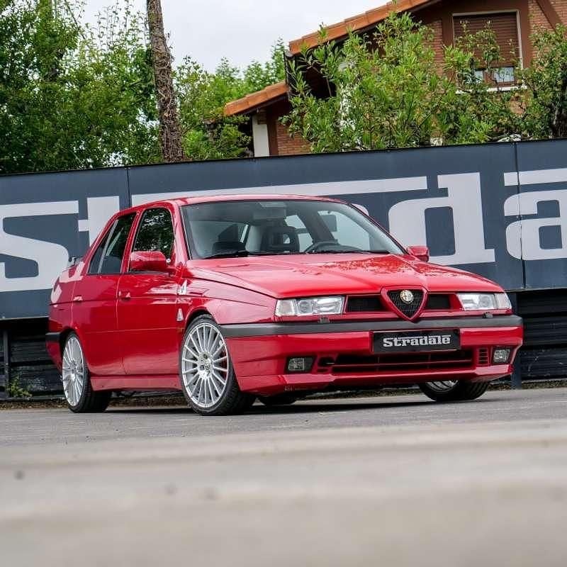 Usado Alfa Romeo 155 189 CV (139 kW) 1993 Rojo Berlina