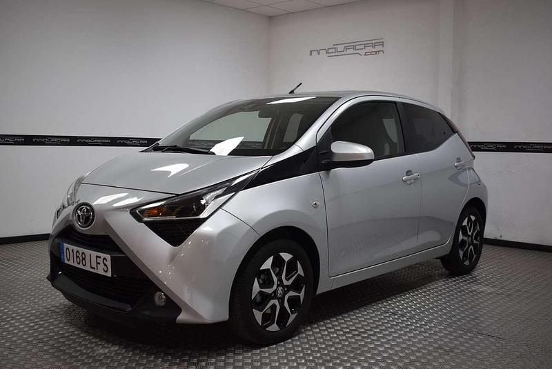 Gris Usado 2020 Toyota Aygo X-play Utilitario | 11.800 € (Precio justo) - Imagen 1/4