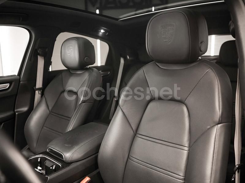 Usado Porsche Cayenne Platinum Edition 462 CV (339 kW) 2023 Gris / plata SUV