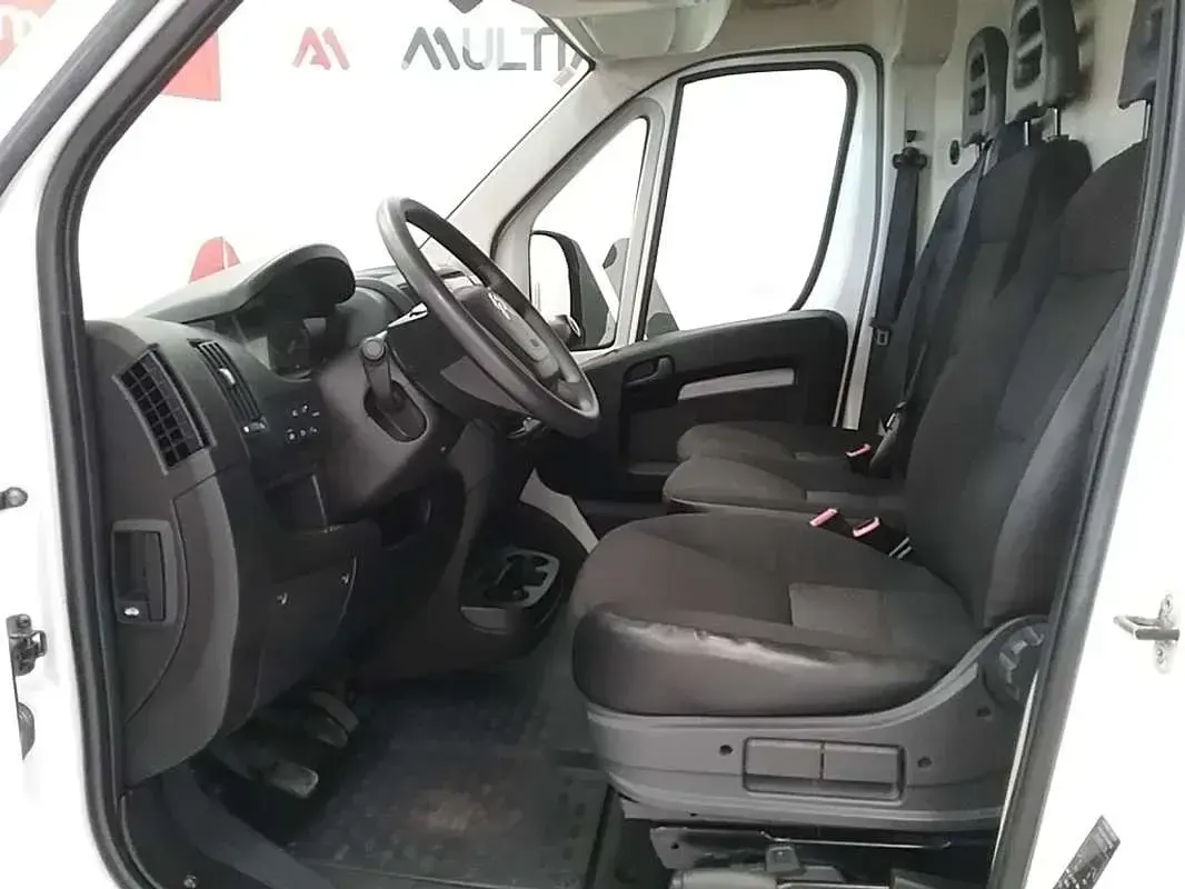 Usado Citroën Jumper 140 CV (102 kW) 2020 Blanco Monovolumen