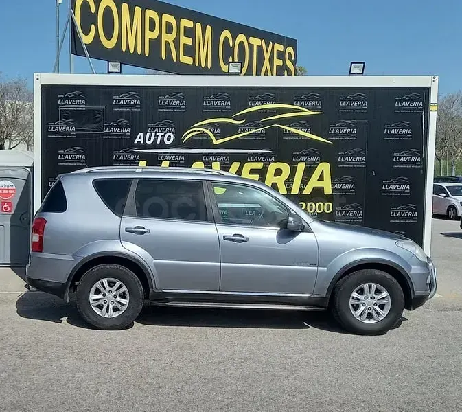Usado SsangYong Rexton 155 CV (114 kW) 2014 Gris / plata SUV