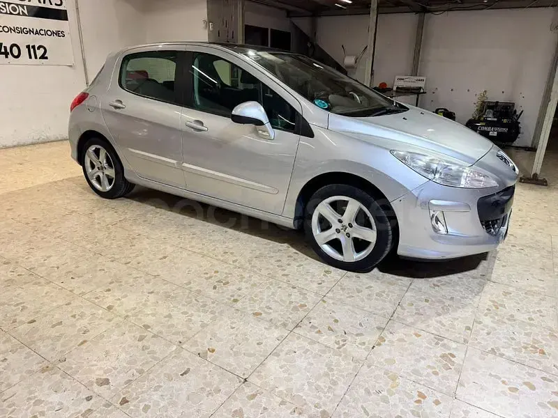 Usado Peugeot 308 Premium 120 CV (88 kW) 2009 Gris / plata Berlina