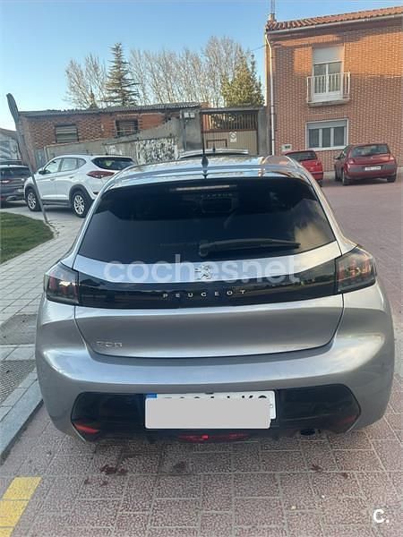 Usado Peugeot 208 Allure 100 CV (73 kW) 2020 Gris / plata Utilitario