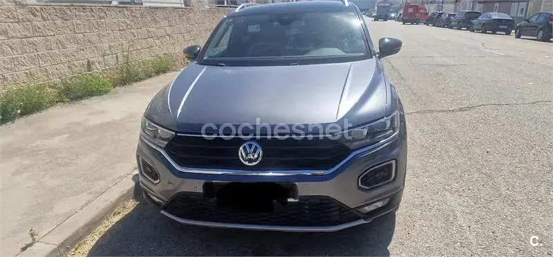 Usado VW T-Roc Sportline 150 CV (110 kW) 2019 Gris / plata SUV