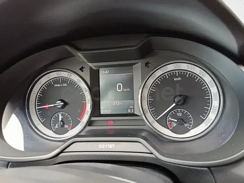 Usado Skoda Octavia Ambition 115 CV (84 kW) 2018 Gris / plata Berlina