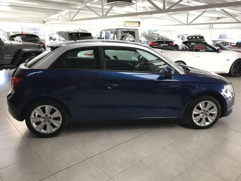 Usado Audi A1 Ambition 122 CV (89 kW) 2011 Azul Utilitario