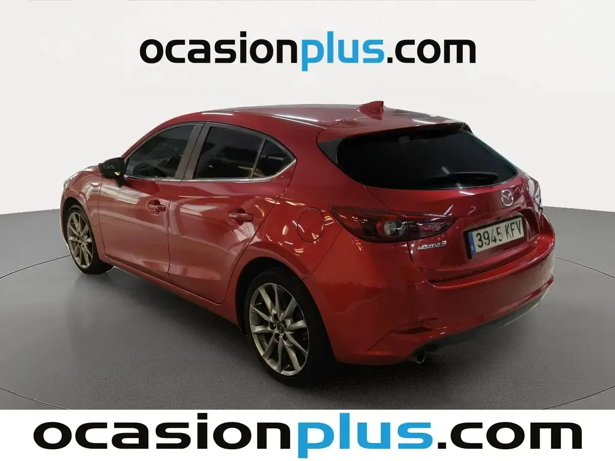 Usado Mazda 3 Edition 120 CV (88 kW) 2017 Rojo Utilitario