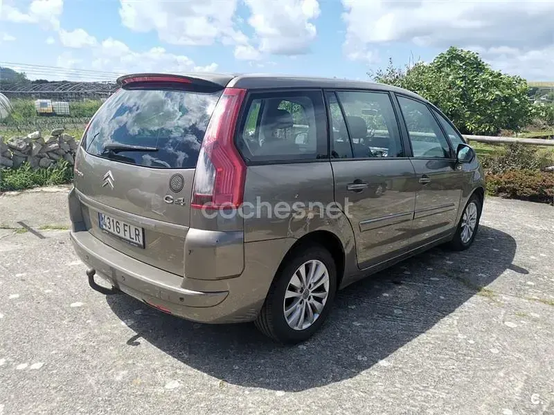 Usado Citroën Grand C4 Picasso 110 CV (80 kW) 2007 Marrón Monovolumen