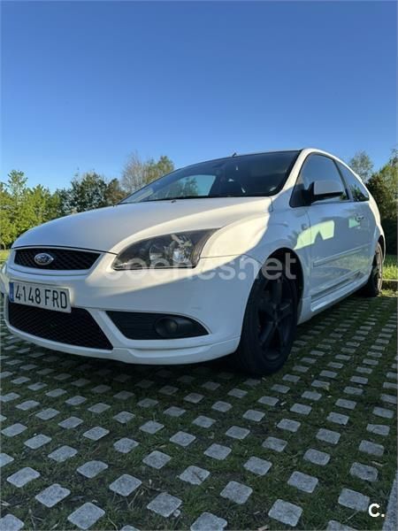 Blanco Usado 2007 Ford Focus Trend Berlina | 3200 € (Precio justo) - Imagen 1/4