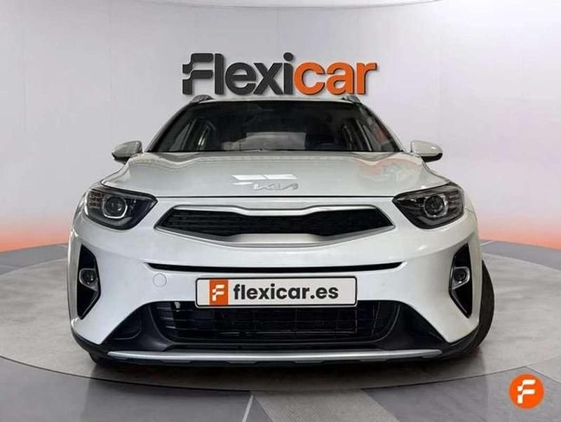 Usado Kia Stonic 84 CV (61 kW) 2023 Blanco SUV