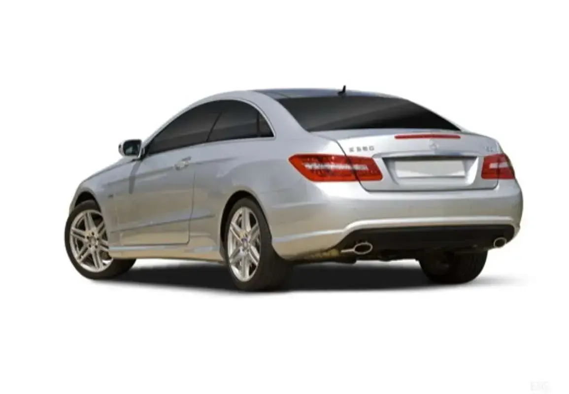 Usado Mercedes E350 231 CV (169 kW) 2009 Gris Coupe