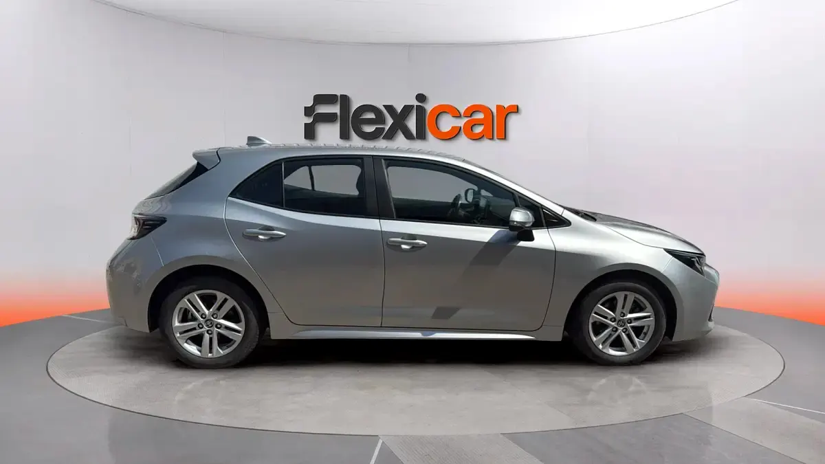 Usado Toyota Corolla Active 122 CV (89 kW) 2022 Gris Berlina