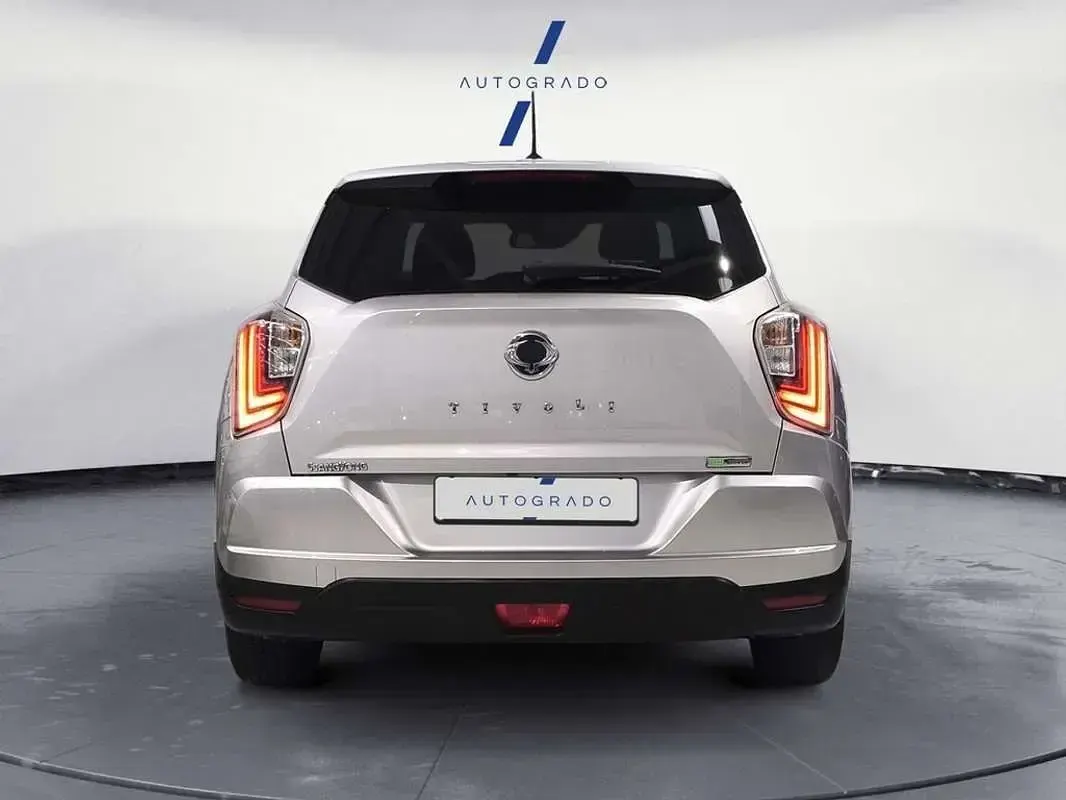 Usado SsangYong Tivoli Limited 163 CV (119 kW) 2021 Gris SUV