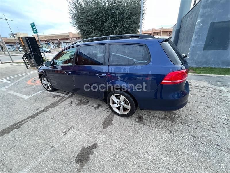 Usado VW Passat Advance 105 CV (77 kW) 2013 Azul Familiar