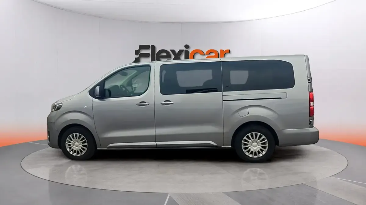 Usado Toyota Proace Verso Active 120 CV (88 kW) 2023 Gris Familiar