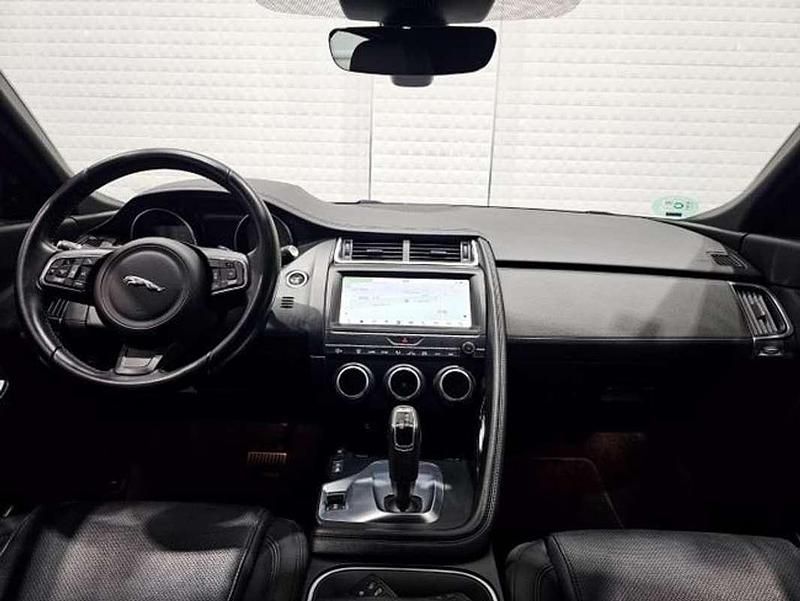 Usado Jaguar E-Pace 180 CV (132 kW) 2018 Negro SUV