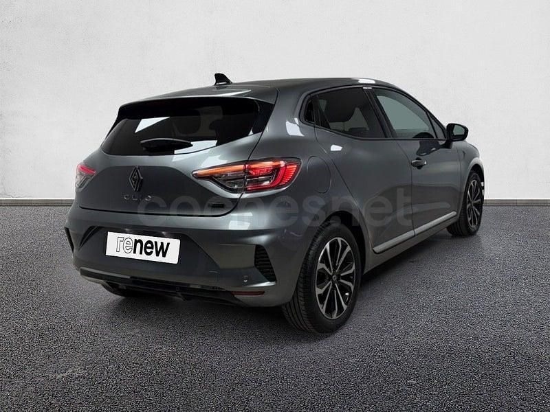 Usado Renault Clio V Techno 143 CV (105 kW) 2025 Gris / plata Berlina
