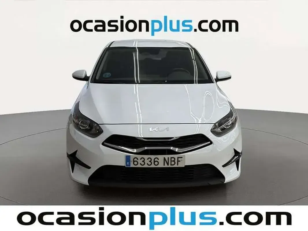 Usado Kia Ceed 101 CV (74 kW) 2025 Blanco Utilitario