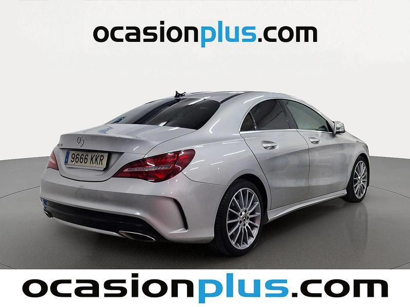 Usado Mercedes CLA180 122 CV (89 kW) 2018 Gris Berlina
