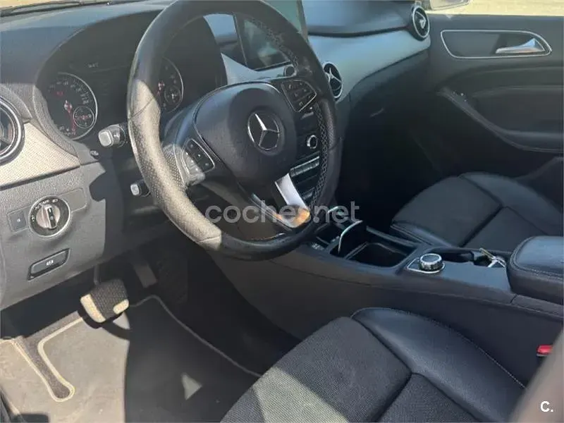 Usado Mercedes B200 AMG line 136 CV (100 kW) 2016 Gris / plata Utilitario