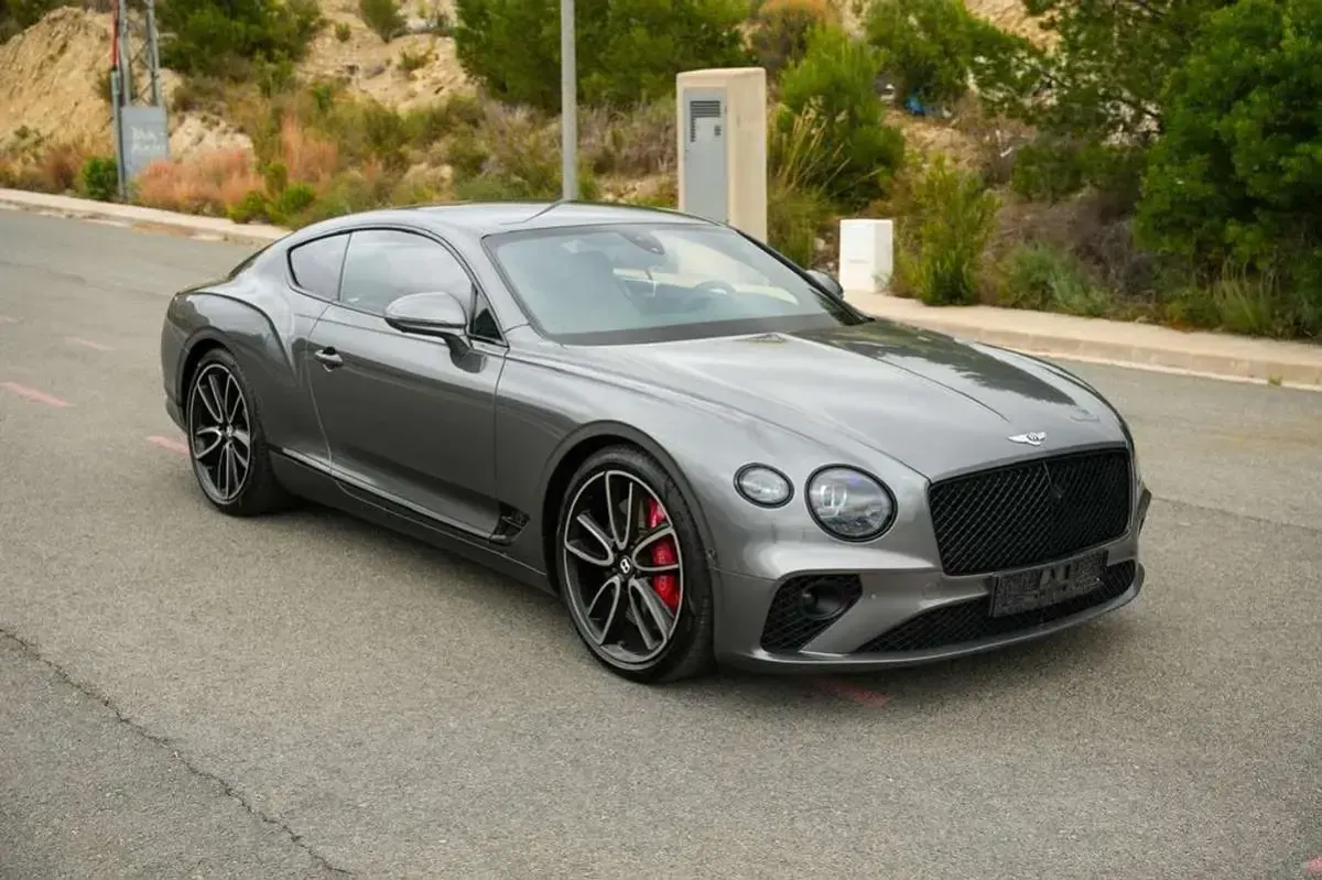 Usado Bentley Continental GT 635 CV (467 kW) 2019 Gris Coupe