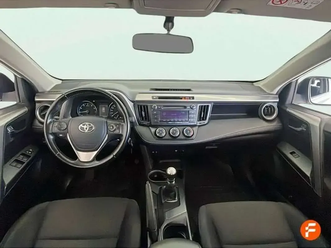 Usado Toyota RAV4 Advance 143 CV (105 kW) 2017 Blanco SUV