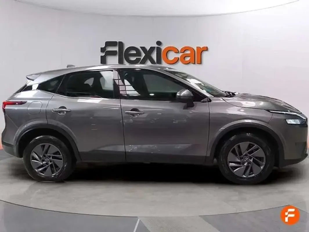 Usado Nissan Qashqai Acenta 140 CV (102 kW) 2024 Gris SUV