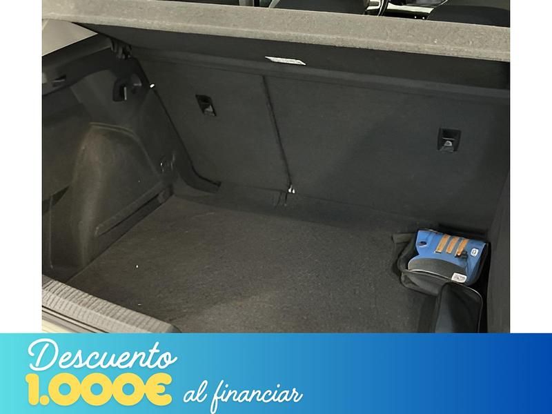 Usado VW Golf VIII 116 CV (85 kW) 2022 Gris Utilitario