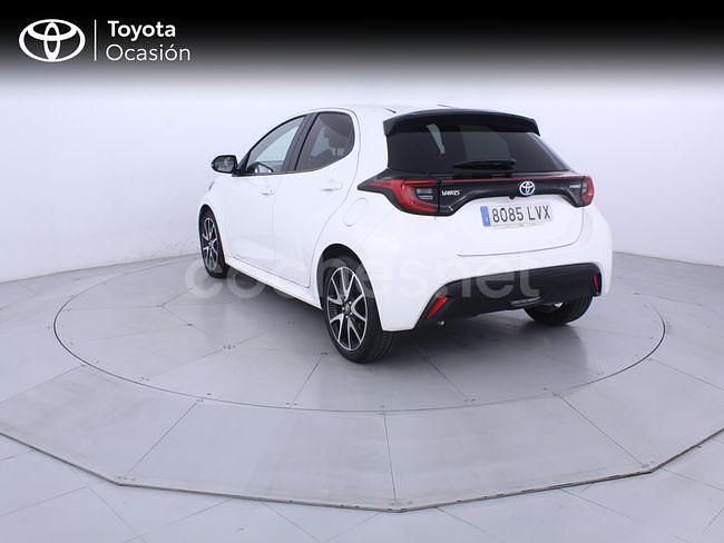 Usado Toyota Yaris Hybrid Style 116 CV (85 kW) 2022 Blanco Berlina