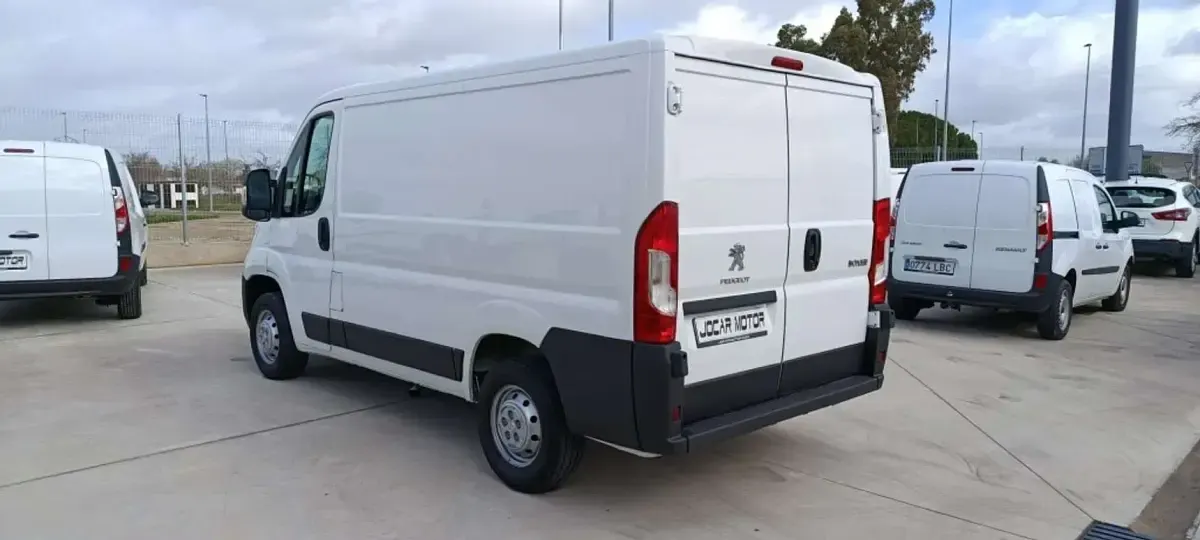 Usado Peugeot Boxer S 140 CV (102 kW) 2021 Blanco Van