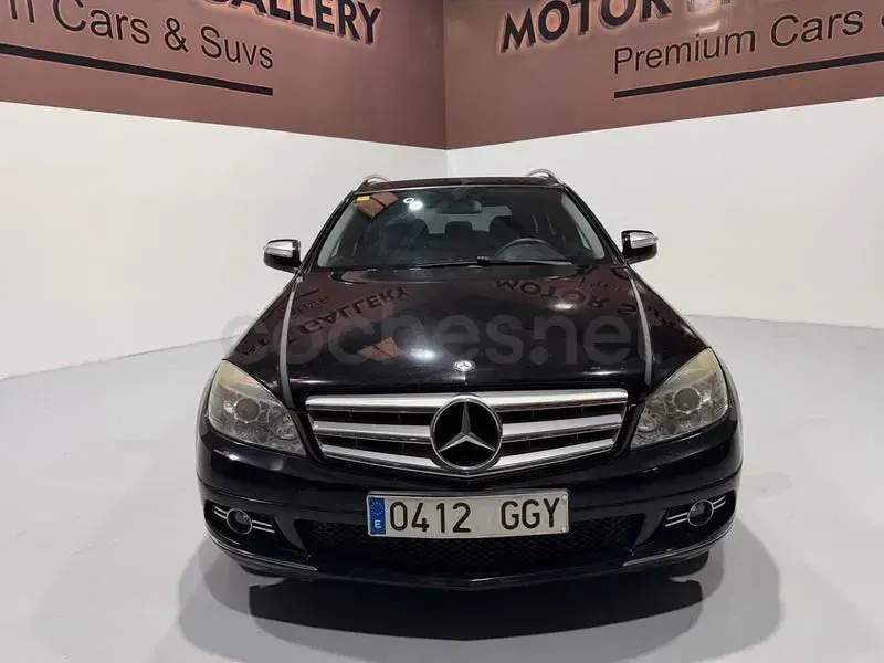 Usado Mercedes C200 Avantgarde 136 CV (100 kW) 2008 Negro Familiar