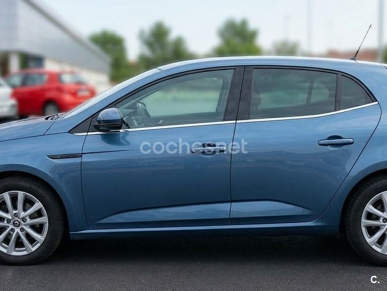 Usado Renault Mégane IV Zen 130 CV (95 kW) 2018 Azul Berlina