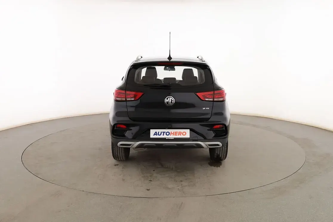 Usado MG ZS Luxury 106 CV (77 kW) 2022 Negro SUV