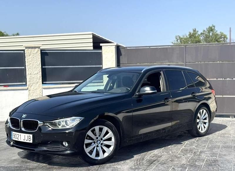 Negro Usado 2015 BMW 318 Sport Line Familiar | 8999 € (Precio justo) - Imagen 1/4