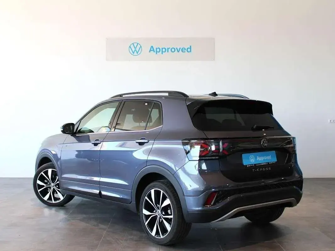 Usado VW T-Cross R-line 116 CV (85 kW) 2025 Gris SUV
