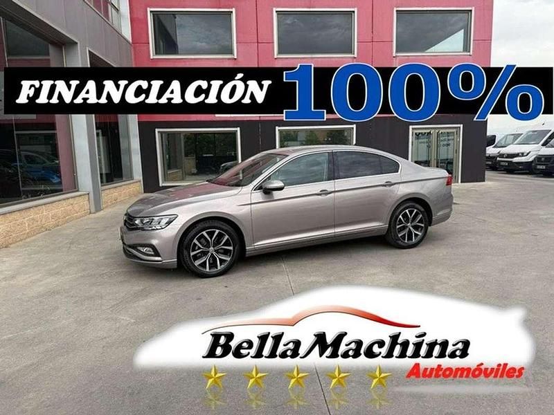 Gris Usado 2021 VW Passat Executive Berlina | 15.775 € (Buen precio) - Imagen 1/4