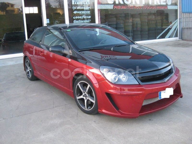 Negro Usado 2006 Opel Astra GTC Sport Berlina | 3600 € - Imagen 1/4