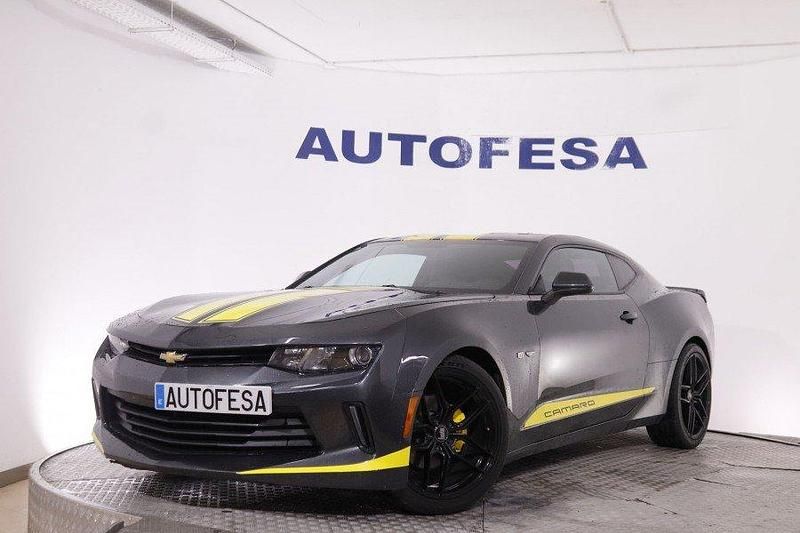Gris Usado 2017 Chevrolet Camaro Coupe | 25.450 € - Imagen 1/4