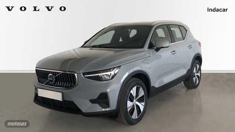 Gris Usado 2023 Volvo XC40 Core SUV | 37.900 € - Imagen 1/4