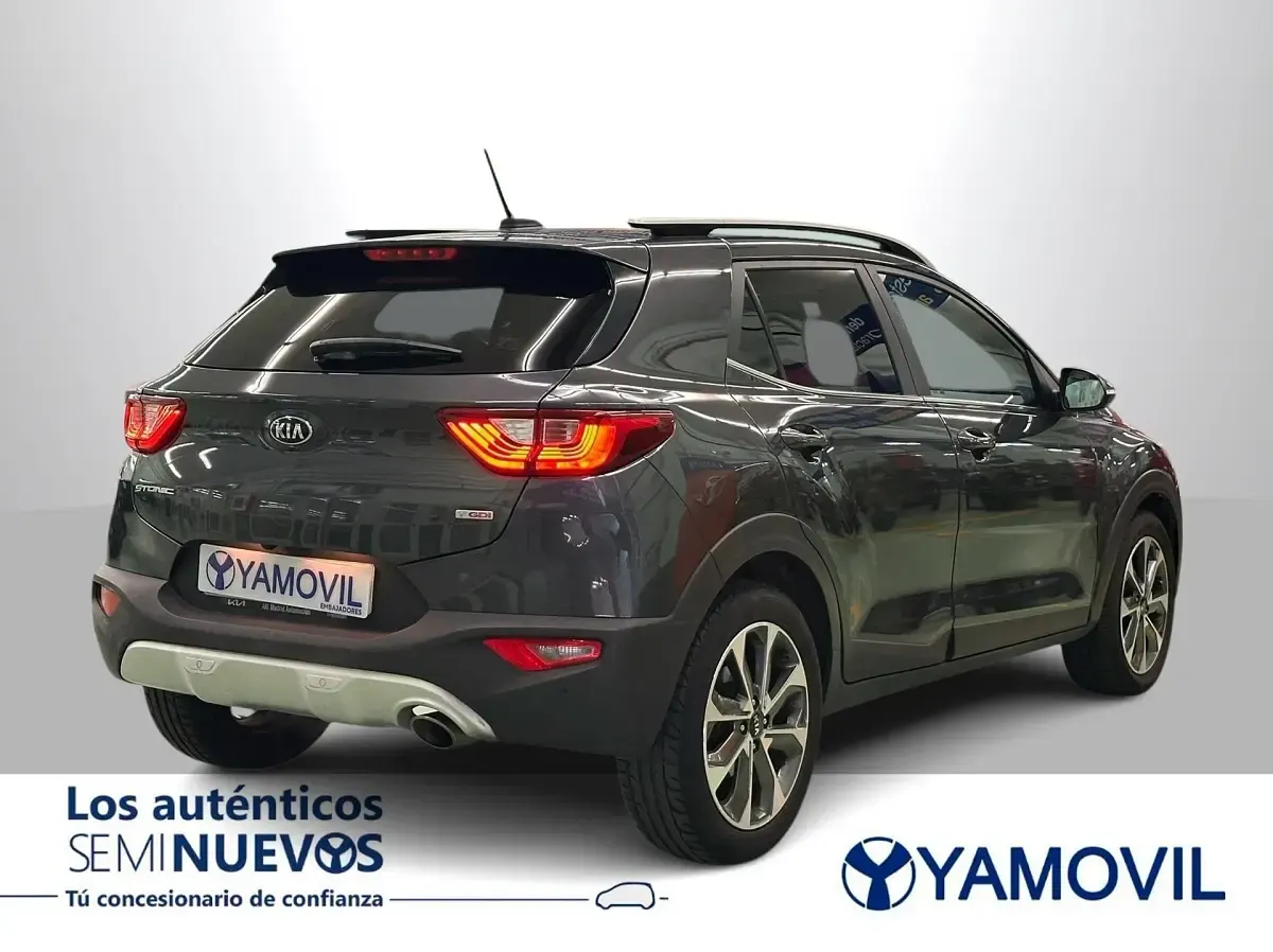 Usado Kia Stonic 120 CV (88 kW) 2017 Gris / plata SUV