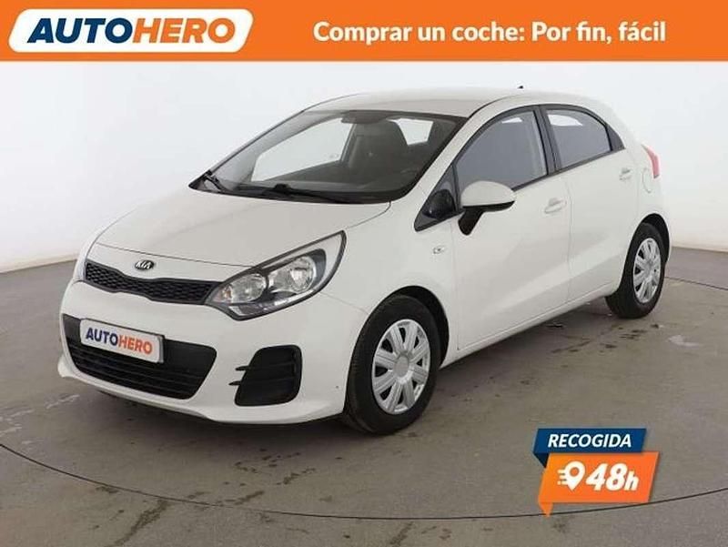 Blanco Usado 2016 Kia Rio Utilitario | 8285 € (Precio justo) - Imagen 1/3