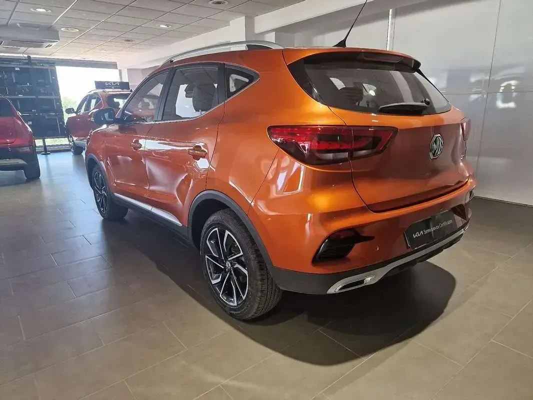 Usado MG ZS Comfort 106 CV (77 kW) 2024 Naranja SUV