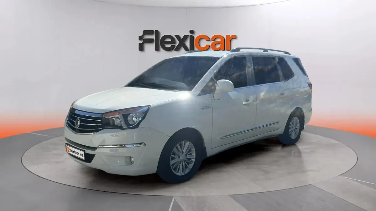 Usado SsangYong Rodius Limited 178 CV (130 kW) 2016 Blanco Monovolumen