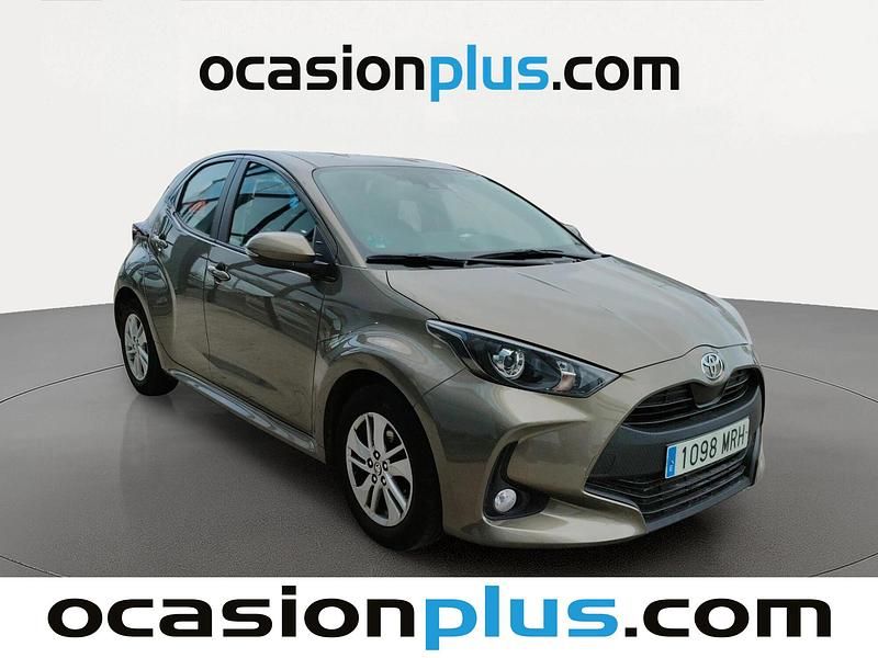 Usado Toyota Yaris Edition 125 CV (91 kW) 2024 Marrón Utilitario